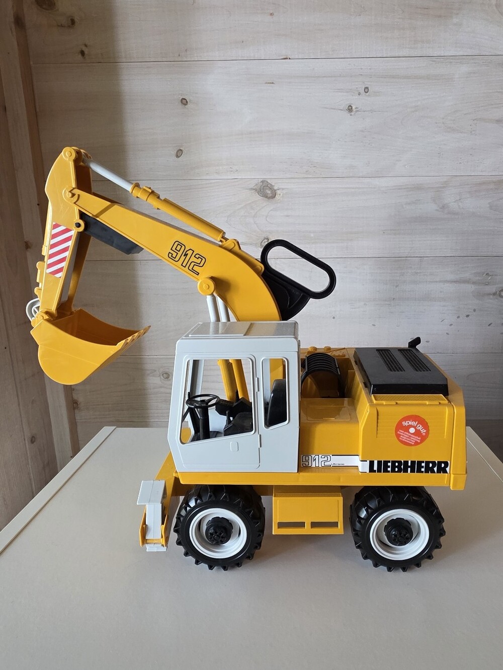 Bruder 912 Liebherr Shovel Excavator Toy Yellow and Black